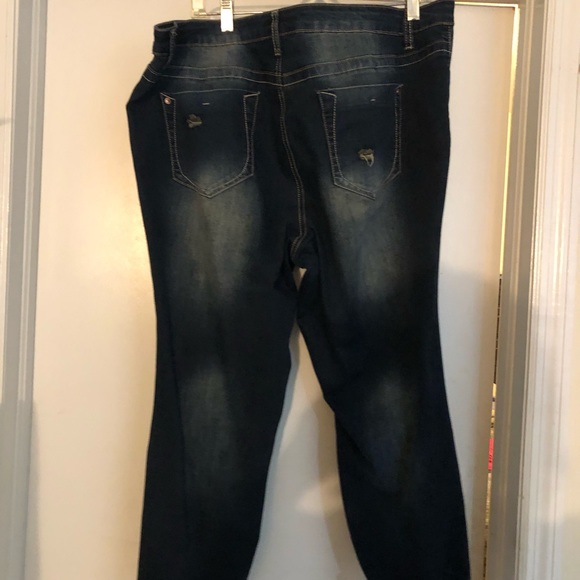 Jeans - Picture 2 of 5